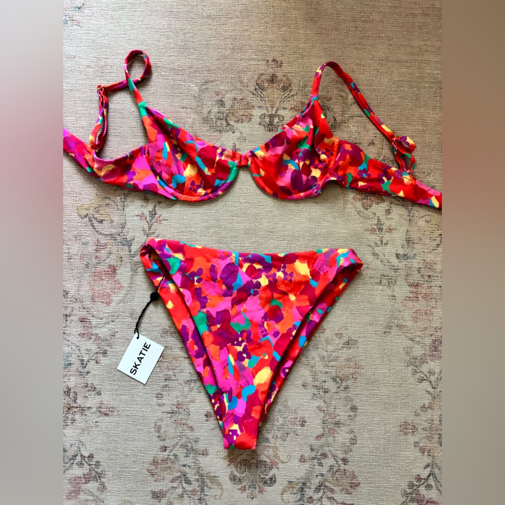 SKATIE bikini NWT - size L and XL(top)